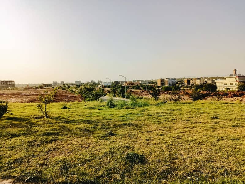 Located Prime Location Residential Plot Of 10 Marla In Top City 1 - Block D 5