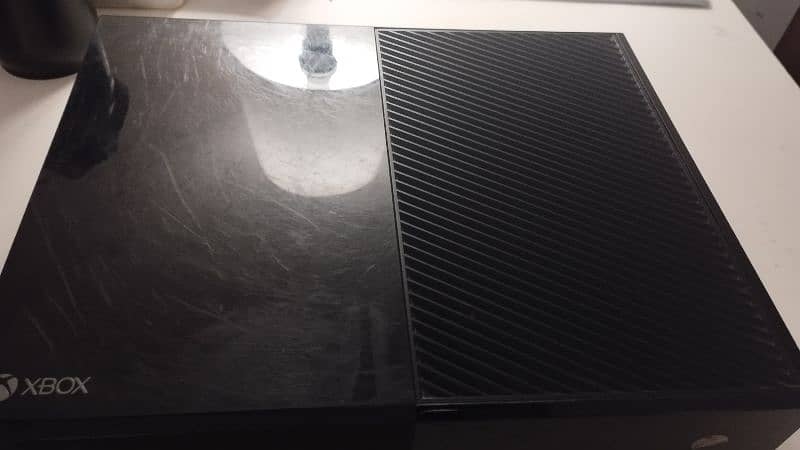 Xbox One | 2 controllers | COD BO3 and 4 5