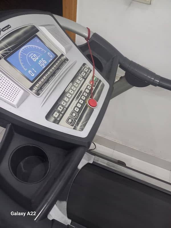 Imported treadmill machine 16 kph speed + incline 115 kg load capacity 4