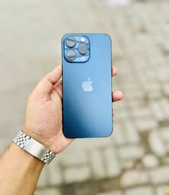 iPhone 15 pro max for sale urgently 256 GB - Blue - 10/10 condition JV