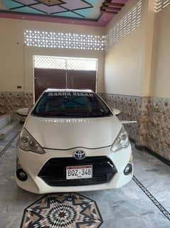 Toyota Aqua S pearl white 2016