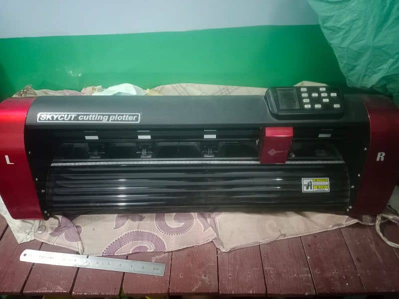 sky cut cutting plotter with box 0