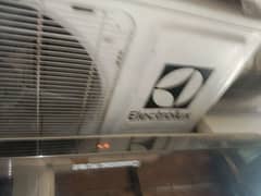 ELECTROLUX 1 TON AC GOOD WORKING