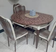 DINNING TABLE FOR SALE.