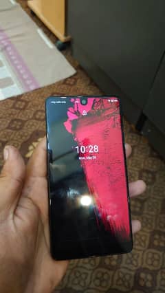 Essential ph 1 official pta 4/128 gaming phone bas ek line he niche