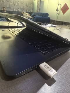 ASUS X555LI