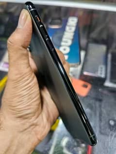 iphone 11 pro max 256gb-Contact my WhatsApp number  03251413908