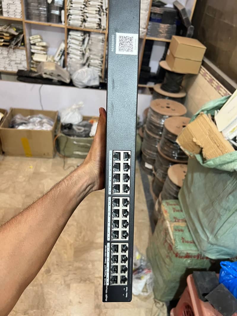 Ruijie 24 port smart switch 11