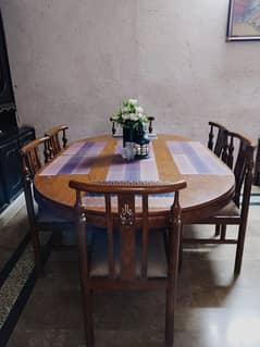 Elegant Wooden Dining Table Set
