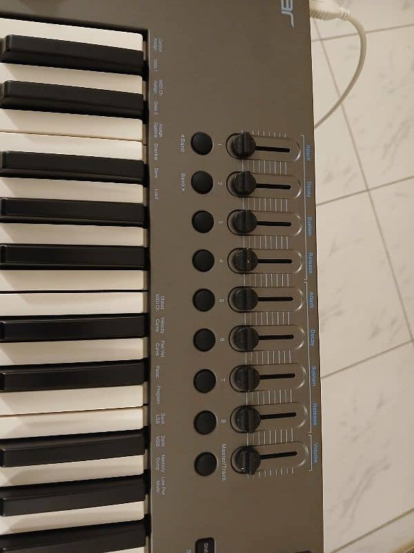 Nektar Impact LX61+ MIDI Piano along with Piano Stand and Software 5