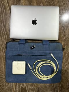 MacBook Pro 2017 16GB Ram, 256GB SSD, 13"