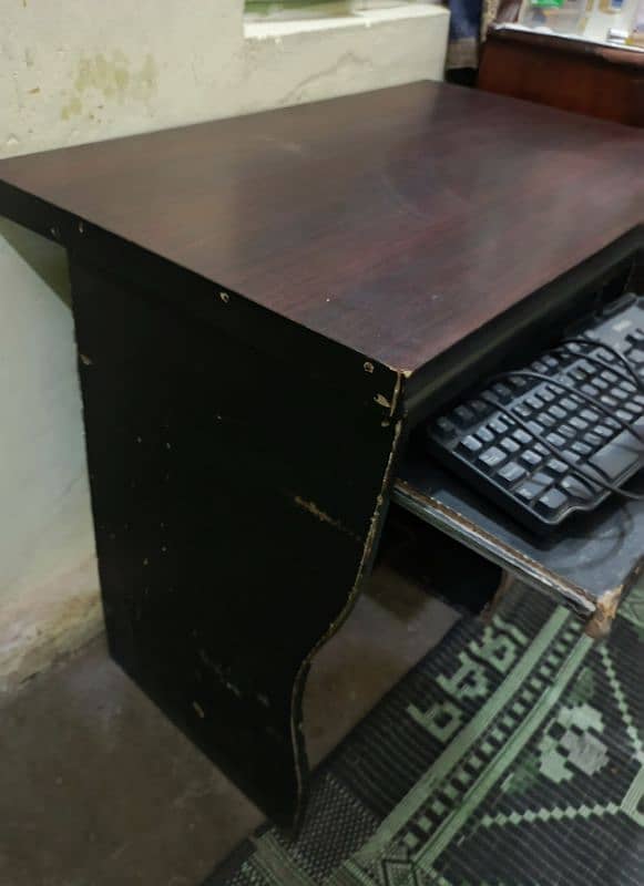 Computer Table/ study Table/ Laptop Table 4