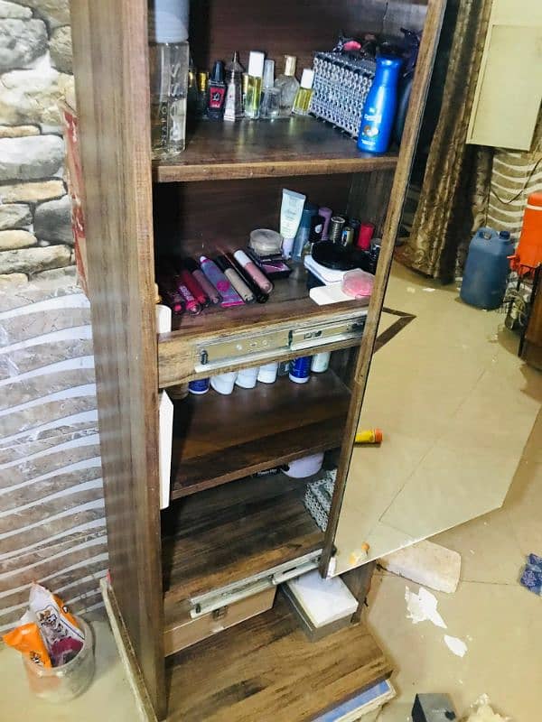 dressing table with Moveable mirror 2