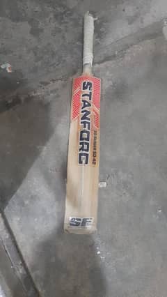 I am selling bat impressive middle on cheap price with elastic handle