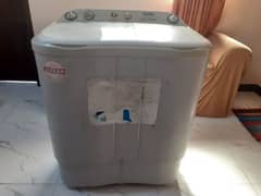 Semi Automatic machine Washer and Dryer Haier Good Condition