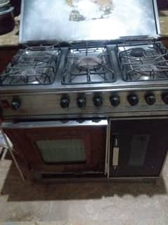 Gas oven with 5 stoves