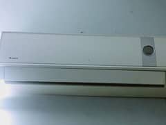 Gree 1 Ton Split AC in good working condition for sale