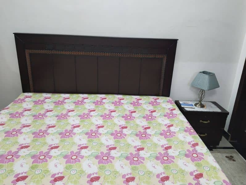 King Size Bed Set with Side Tables & Dressing Table – Almost New 0