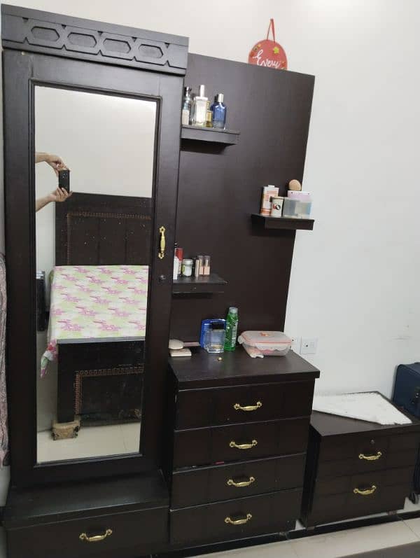 King Size Bed Set with Side Tables & Dressing Table – Almost New 2
