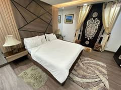 Luxury Appartments Available in Gold Crest Mall on per Day rent