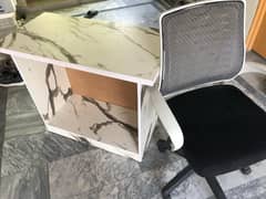 Used Table and Chair – Excellent Condition
