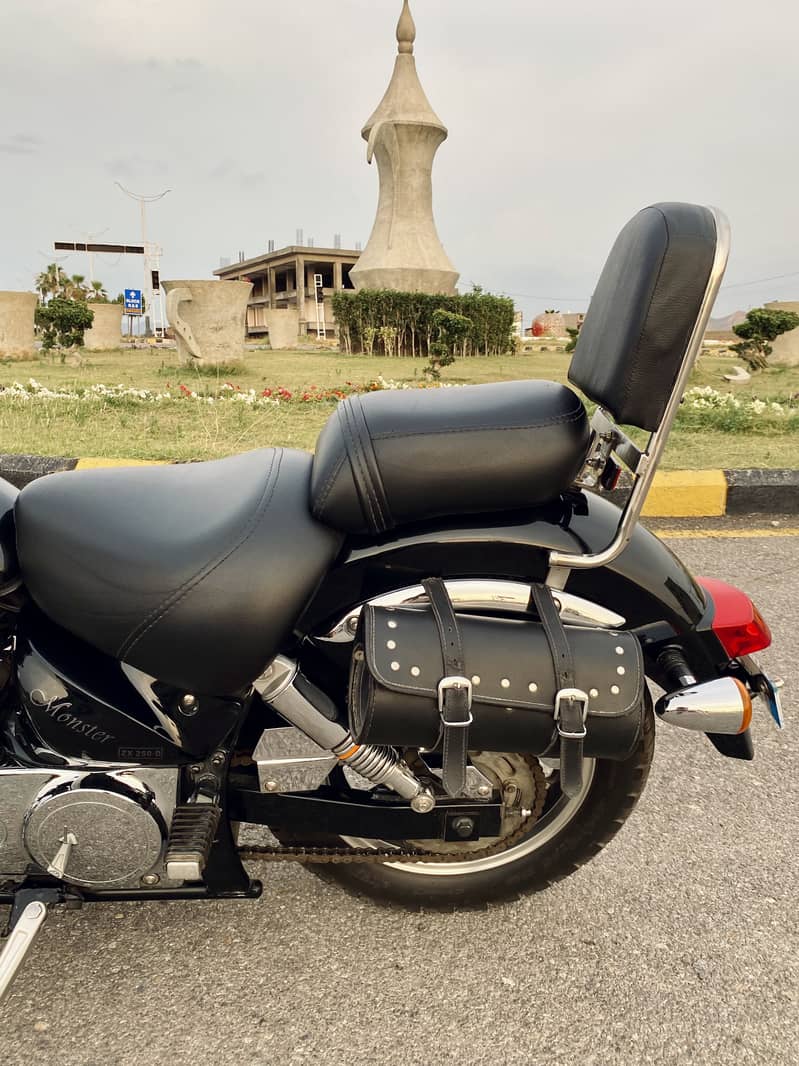 Lifan Monster 7