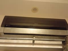 Gree 1 Ton G10 Inverter AC – Excellent Condition