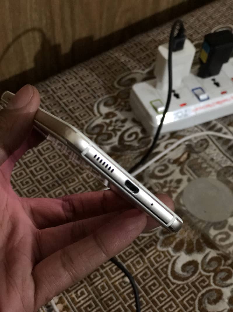 iPhone, Oneplus, huawie Read Add prices mentioned below 7