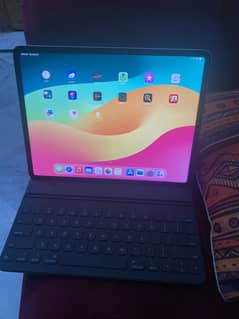 iPad Pro 12.9inch M2 6th Gen (cellular) with apple Magic Keyboard