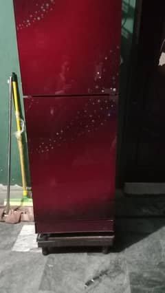Pel refrigerator in red glass