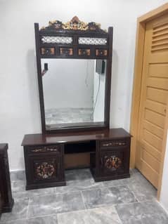 dressing table and side tables