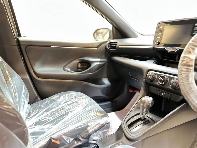 Toyota Yaris 2022 3.5 Grade JUN-2025 Passo 2021 Swift Cultus 2023 2024 6