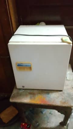 Mini fridge neat n clean no fault compressor jeniune