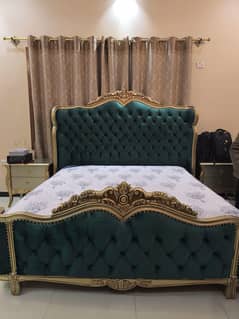 bed set available for urgent sale