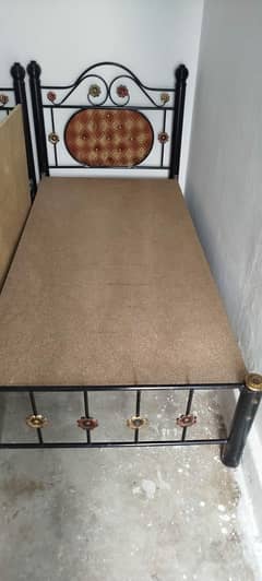 Rot iron bed