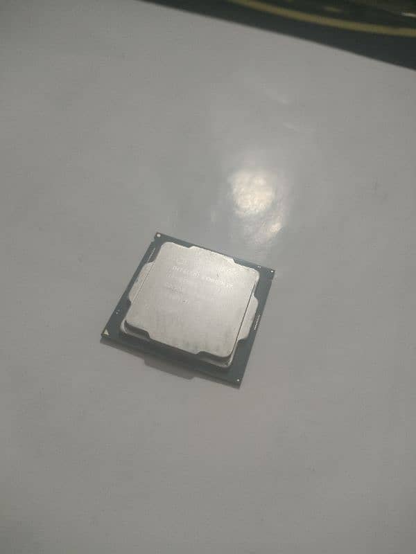Intel i7 8700k 4.7 GHz Unlocked Processor with Cpu cooler 1