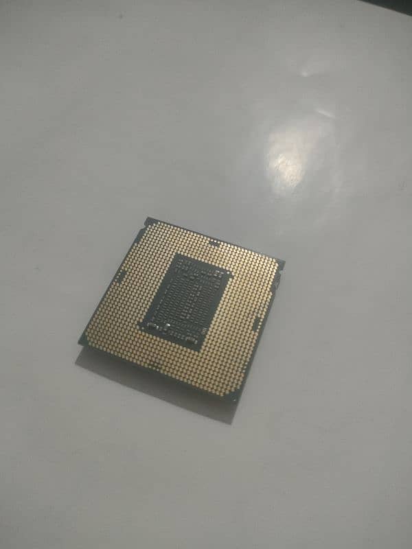 Intel i7 8700k 4.7 GHz Unlocked Processor with Cpu cooler 2