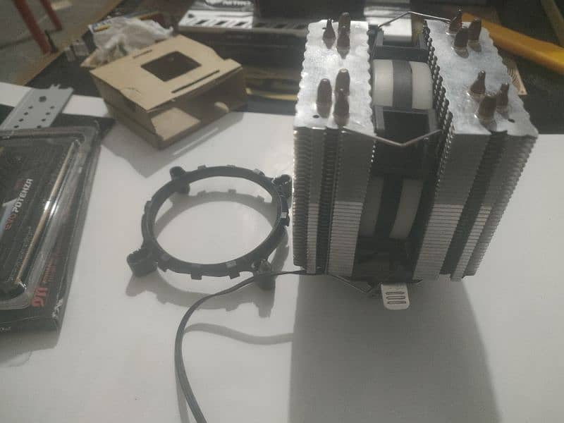 Intel i7 8700k 4.7 GHz Unlocked Processor with Cpu cooler 4