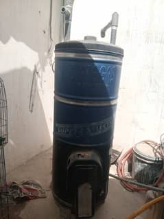 Like new, only 1year used, medium size geezer