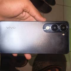 all ok ha koi masla nhi ha 10 by 10 box charger ha 4 64 ha vivo y 4
