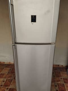 Dawlance mediam size fridge