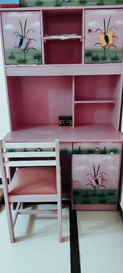 Kids Study Table. Excellent Condition.