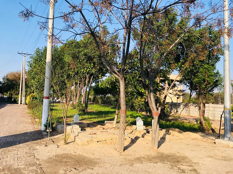 10 MARLA IDEAL LOCATION PLOT IS AVAILABLE FOR SALE IN IEP TOWN BLOCK E5 7