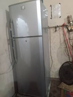 LG