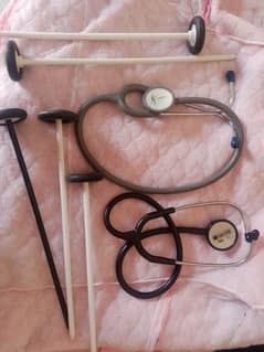 2 Stethoscope + 5 Reflex Hammers