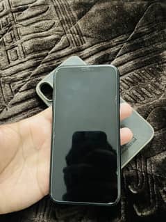 iPhone XR 64 gd non pta Face ID True Tone ok back damage