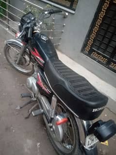 CG 125 Red Color