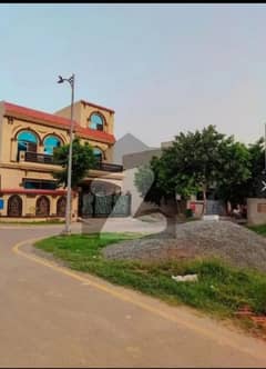 Affordable & Ready To Build 10-Marla Plot Hot Location Facing Park & Mosque & Bahria Town In New Lahore City Phase 3