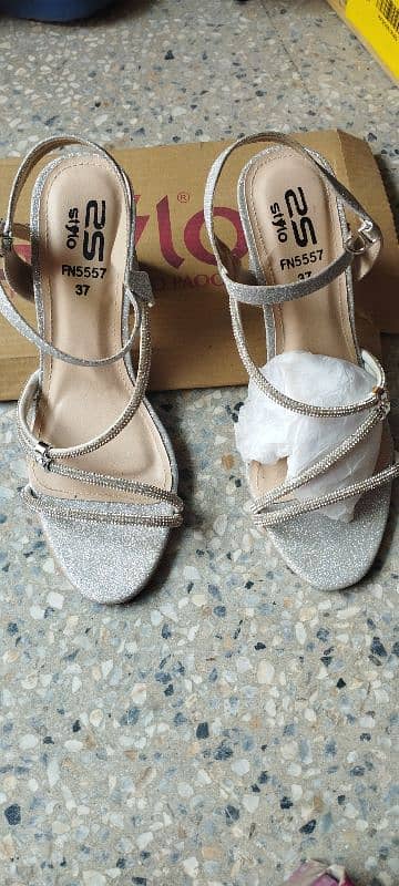 silver heels 1