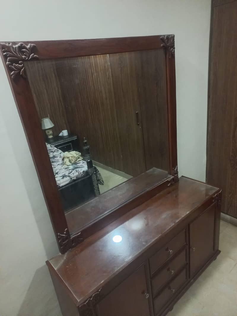 Double bed & side tabel 1